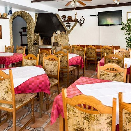 Bed And Breakfast Taverna Miskovic Pag Town Exterior foto