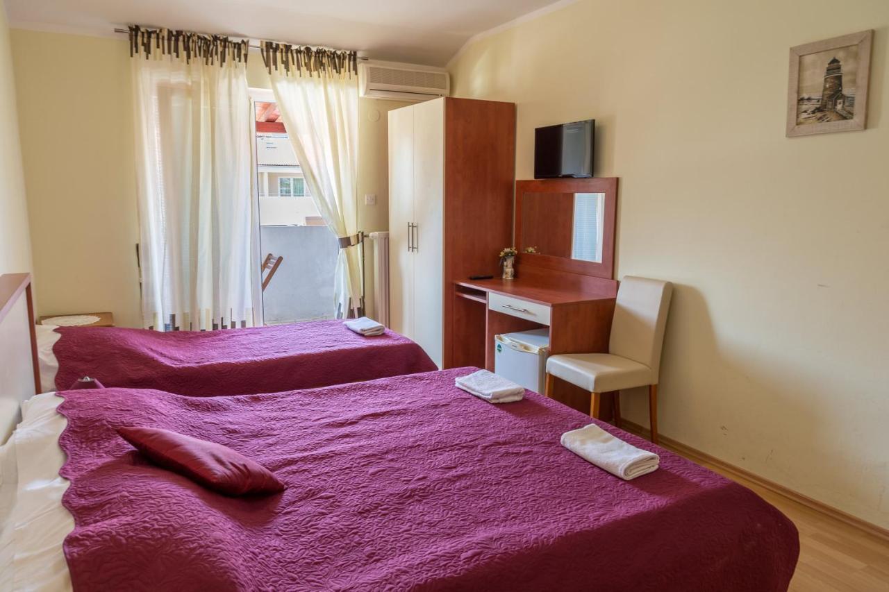 Bed And Breakfast Taverna Miskovic Pag Town Exterior foto